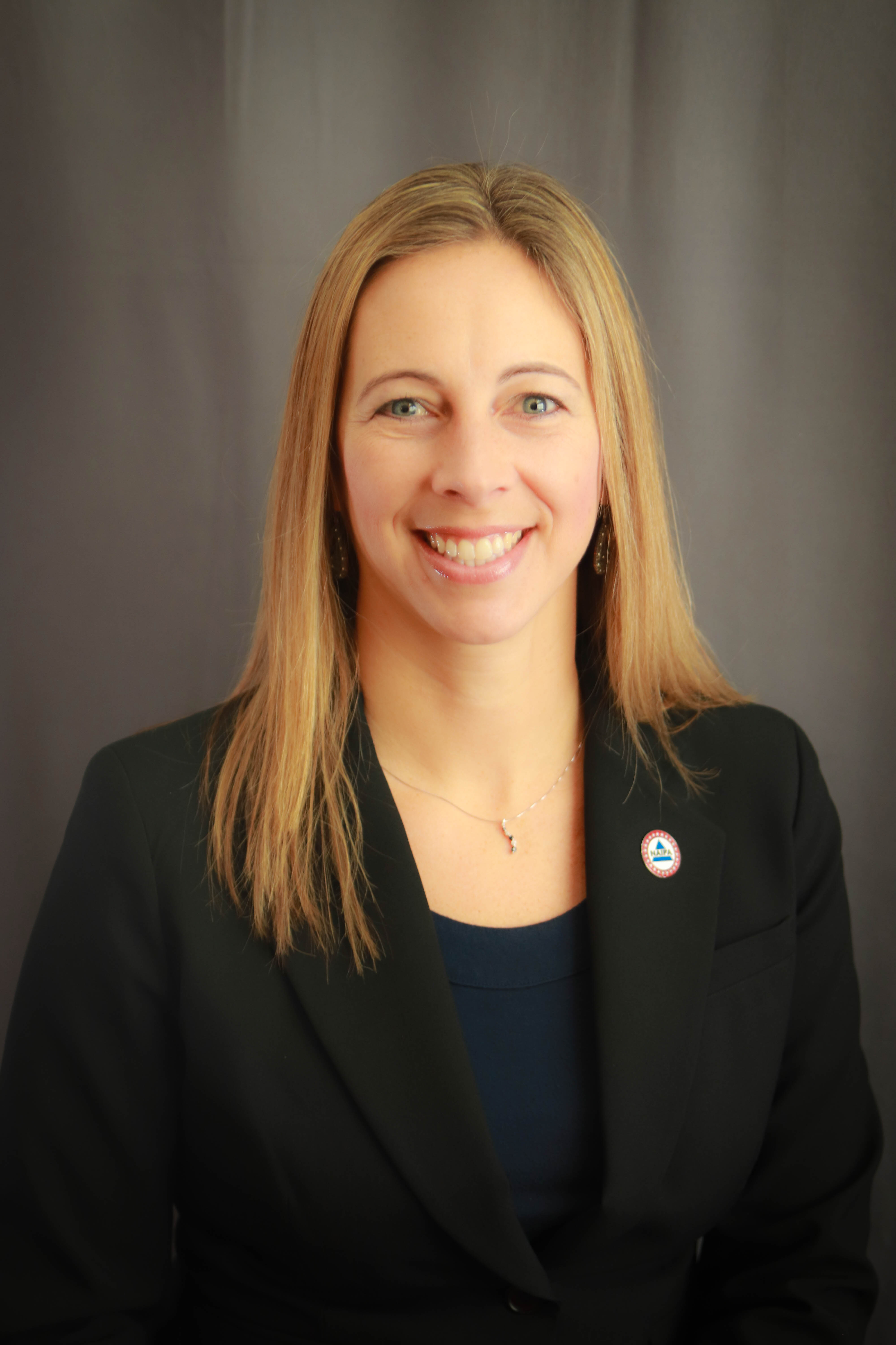 Trish May hosts running group during NAIFA's Apex